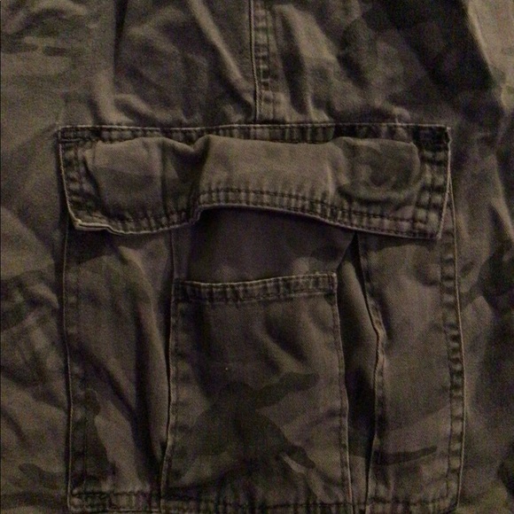 🌈🌈Wrangle Camo cargo shorts - Picture 2 of 2